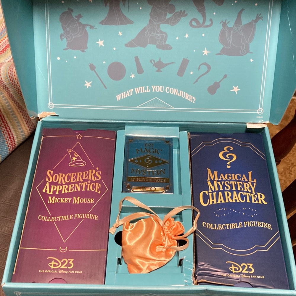 Disney D23 Collectible magic & mystery box 2024 gold member collector set